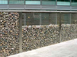 Lucile Bertrand - Mur de galets