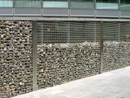 Lucile Bertrand - Mur de galets